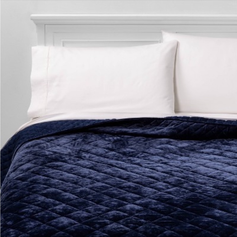 King Diamond Stitch Velvet Quilt Navy -
Threshold™